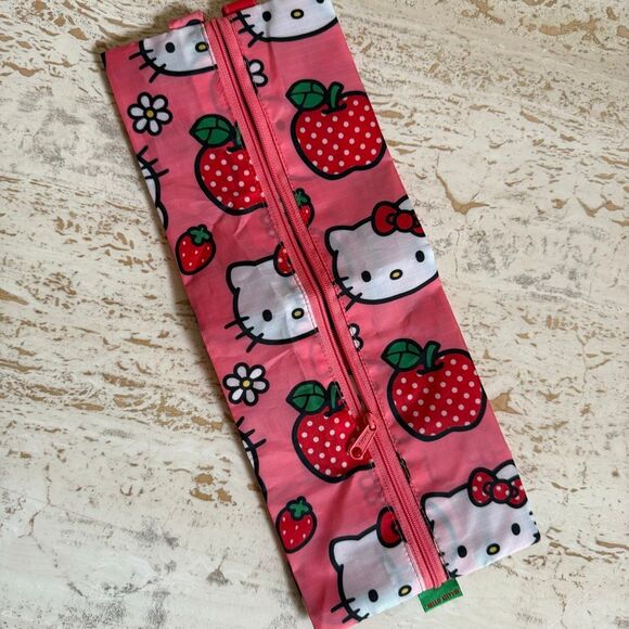 Hello kitty x Baggu 3D zip set - Picture 5 of 13